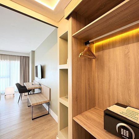 Eurohotel Barcelona Granvia Fira L'Hospitalet de Llobregat Bagian luar foto