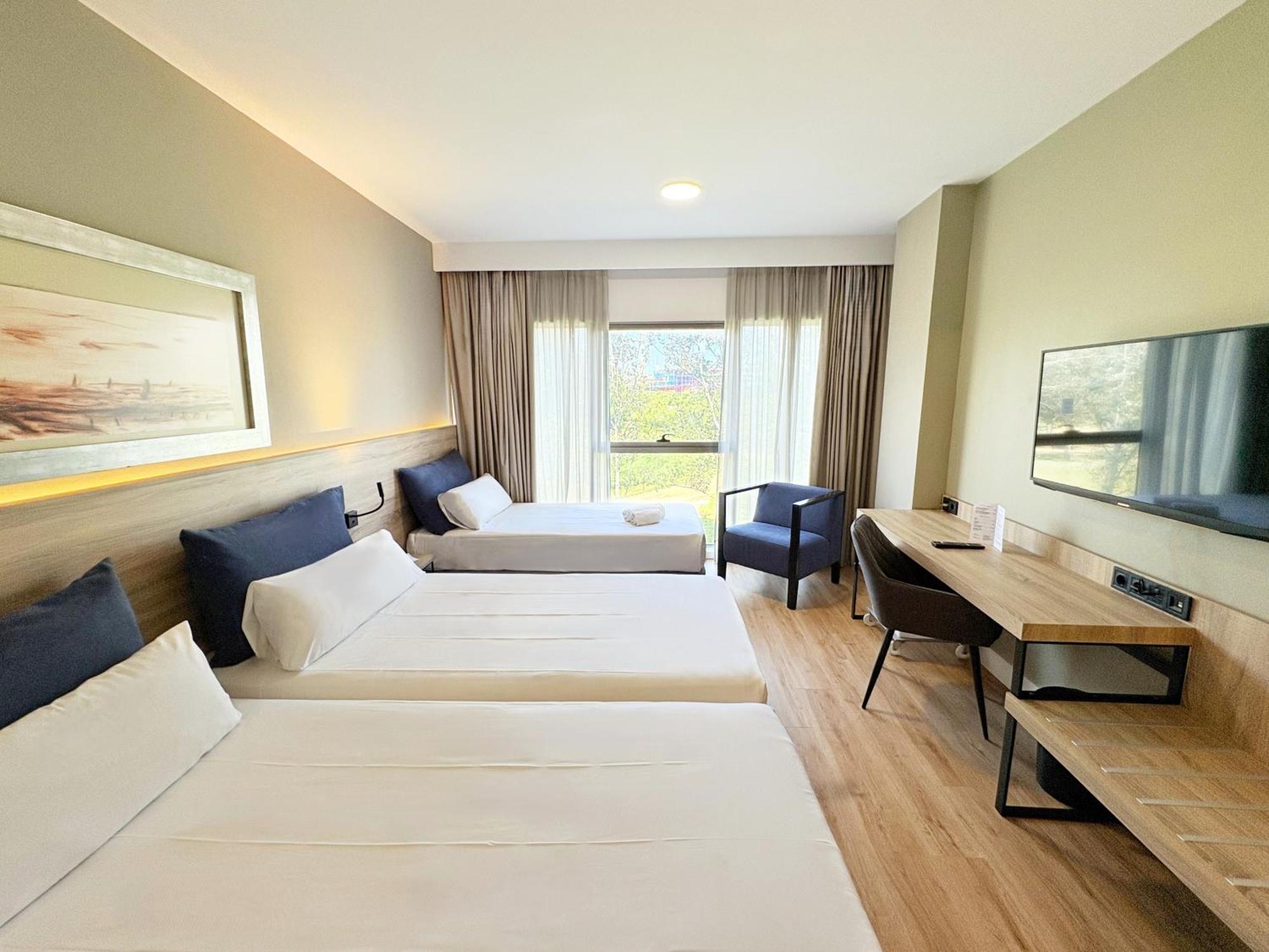 Eurohotel Barcelona Granvia Fira L'Hospitalet de Llobregat Bagian luar foto